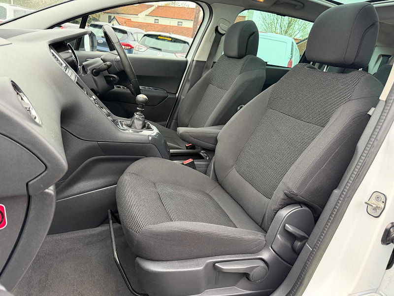 Peugeot 5008 1.6 HDi Allure MPV 5dr Diesel Manual Euro 5 (115 ps) 5dr Manual 2025