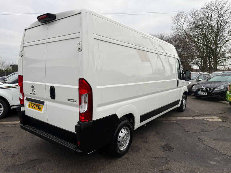 Peugeot Boxer 2.2 BlueHDi 335 Professional Panel Van 5dr Diesel Manual L3 H2 Euro 6 (s/s) (140 ps) 5dr Manual 2024