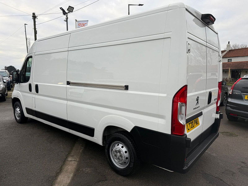 Peugeot Boxer 2.2 BlueHDi 335 Professional Panel Van 5dr Diesel Manual L3 H2 Euro 6 (s/s) (140 ps) 5dr Manual 2024