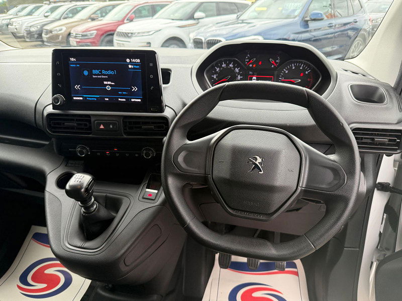 Peugeot Partner 1.5 BlueHDi 1000 Professional Premium Standard Panel Van 5dr Diesel Manual SWB Euro 6 (100 bhp) 5dr Manual 2025