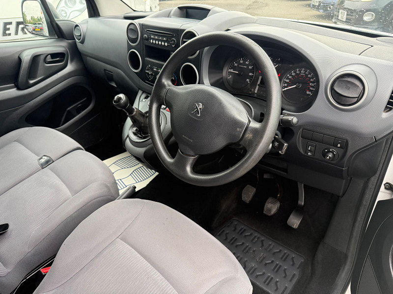 Peugeot Partner 1.6 HDi 625 Professional Panel Van 5dr Diesel Manual L1 (133 g/km, 75 bhp) 5dr Manual 2025
