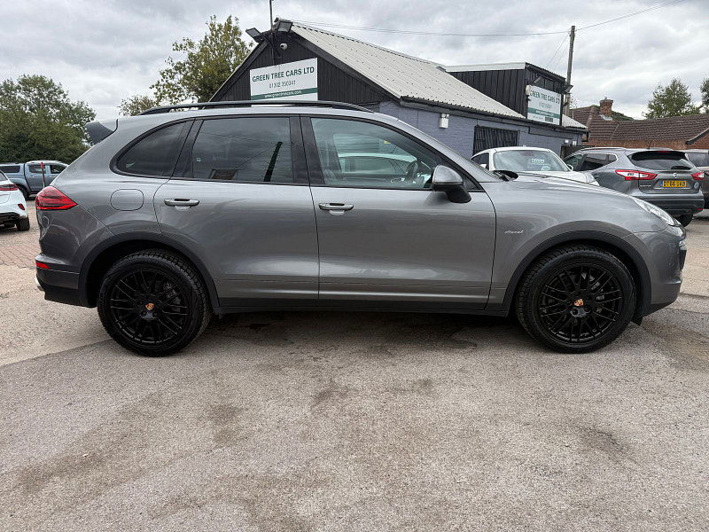 Porsche Cayenne 3.0 TD V6 SUV 5dr Diesel TiptronicS 4WD Euro 6 (s/s) (262 ps) 5dr Automatic 2025