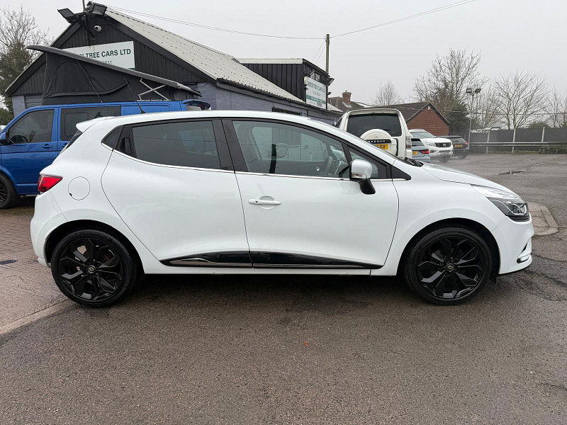 Renault Clio 0.9 TCe Iconic Hatchback 5dr Petrol Manual Euro 6 (s/s) (75 ps) 5dr Manual 2026