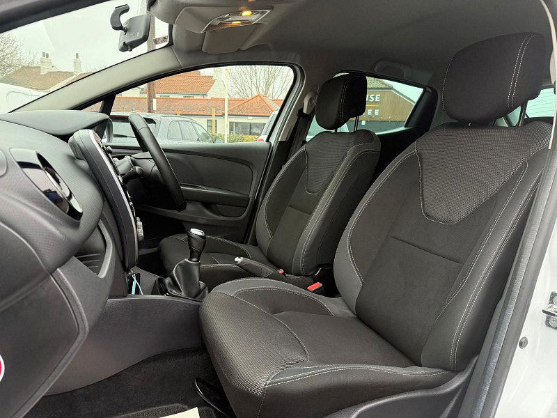 Renault Clio 0.9 TCe Iconic Hatchback 5dr Petrol Manual Euro 6 (s/s) (75 ps) 5dr Manual 2026