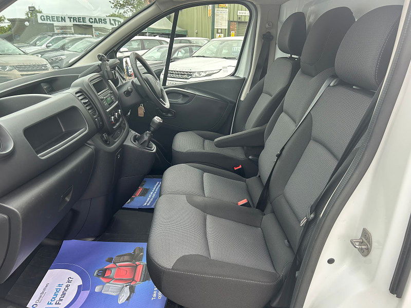 Renault Trafic 2.0 dCi ENERGY 28 Business+ Panel Van 5dr Diesel Manual SWB Standard Roof Euro 6 (s/s) (120 ps) 4dr Manual 2025
