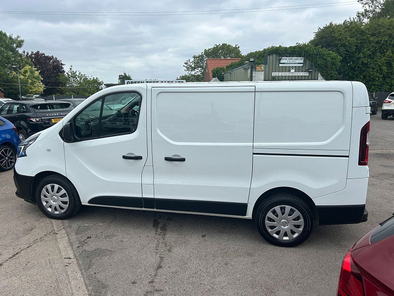 Renault Trafic 2.0 dCi ENERGY 28 Business+ Panel Van 5dr Diesel Manual SWB Standard Roof Euro 6 (s/s) (120 ps) 4dr Manual 2025