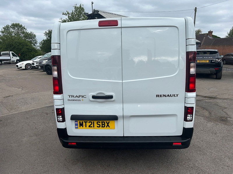 Renault Trafic 2.0 dCi ENERGY 28 Business+ Panel Van 5dr Diesel Manual SWB Standard Roof Euro 6 (s/s) (120 ps) 4dr Manual 2025