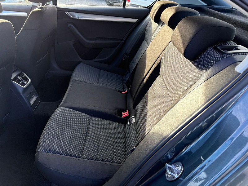 Skoda Octavia 1.6 TDI SE Hatchback 5dr Diesel DSG Euro 6 (s/s) (110 ps) 5dr Automatic 2026