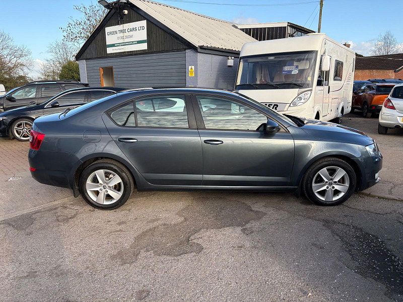 Skoda Octavia 1.6 TDI SE Hatchback 5dr Diesel DSG Euro 6 (s/s) (110 ps) 5dr Automatic 2026