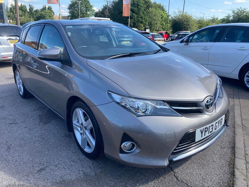 Toyota Auris 1.6 V-Matic Excel Hatchback 5dr Petrol Manual Euro 5 (132 ps) 5dr Manual 2025