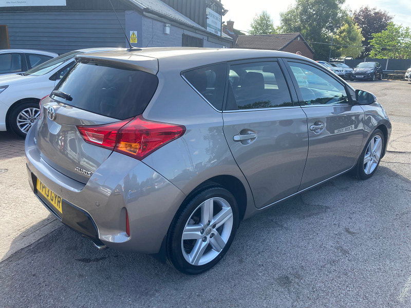 Toyota Auris 1.6 V-Matic Excel Hatchback 5dr Petrol Manual Euro 5 (132 ps) 5dr Manual 2025