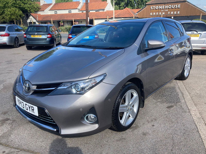 Toyota Auris 1.6 V-Matic Excel Hatchback 5dr Petrol Manual Euro 5 (132 ps) 5dr Manual 2025