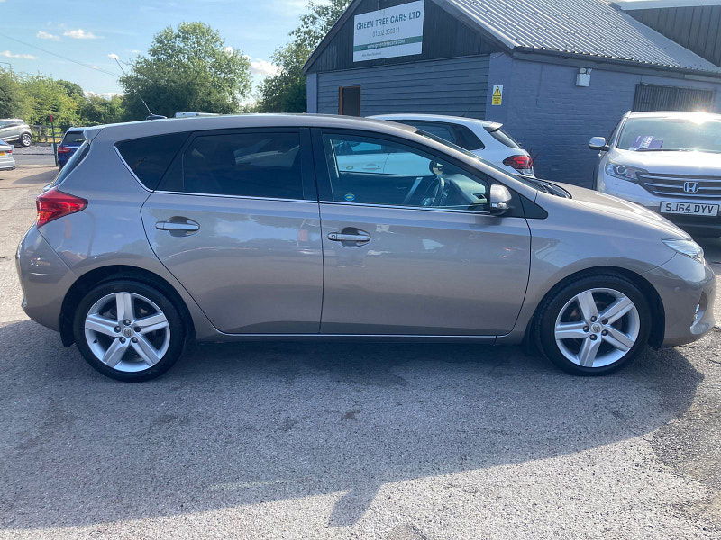 Toyota Auris 1.6 V-Matic Excel Hatchback 5dr Petrol Manual Euro 5 (132 ps) 5dr Manual 2025