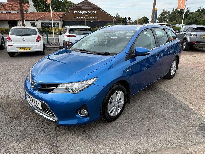 Toyota Auris 1.8 VVT-h Icon Touring Sports 5dr Petrol Hybrid CVT Euro 5 (s/s) (136 ps) 5dr Automatic 2025