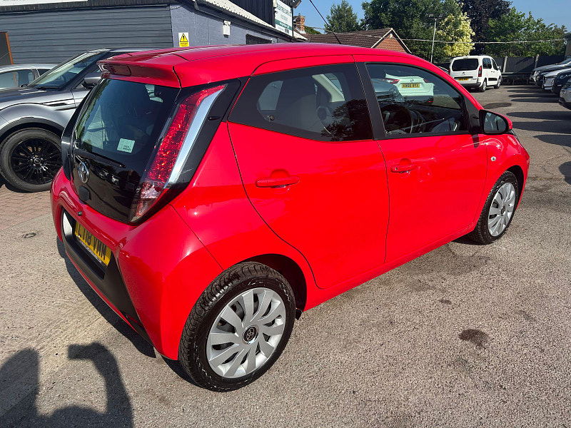 Toyota Aygo 1.0 VVT-i x-play Hatchback 5dr Petrol Manual Euro 6 (68 ps) 5dr Manual 2025