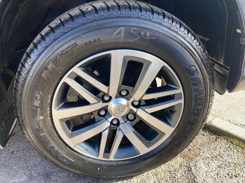 Toyota Hilux 2.4 D-4D Invincible Pickup Double Cab 4dr Diesel Auto 4WD Euro 6 (s/s) (TSS, 3.5t) (150 ps) 4dr Automatic 2026