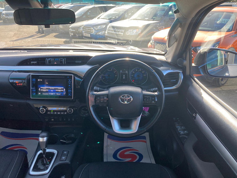 Toyota Hilux 2.4 D-4D Invincible Pickup Double Cab 4dr Diesel Auto 4WD Euro 6 (s/s) (TSS, 3.5t) (150 ps) 4dr Automatic 2026