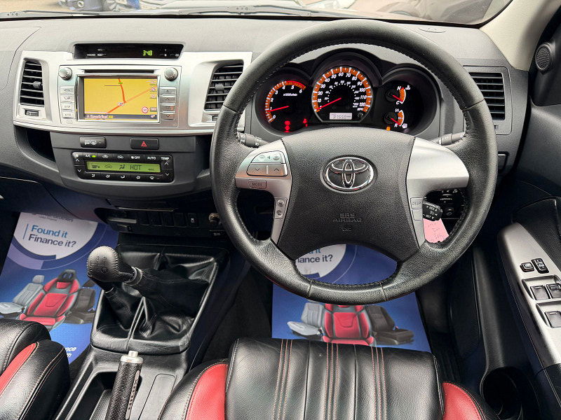 Toyota Hilux 3.0 D-4D Invincible X Pickup Double Cab 4dr Diesel Manual 4WD Euro 5 (Style) (171 ps) 4dr Manual 2025