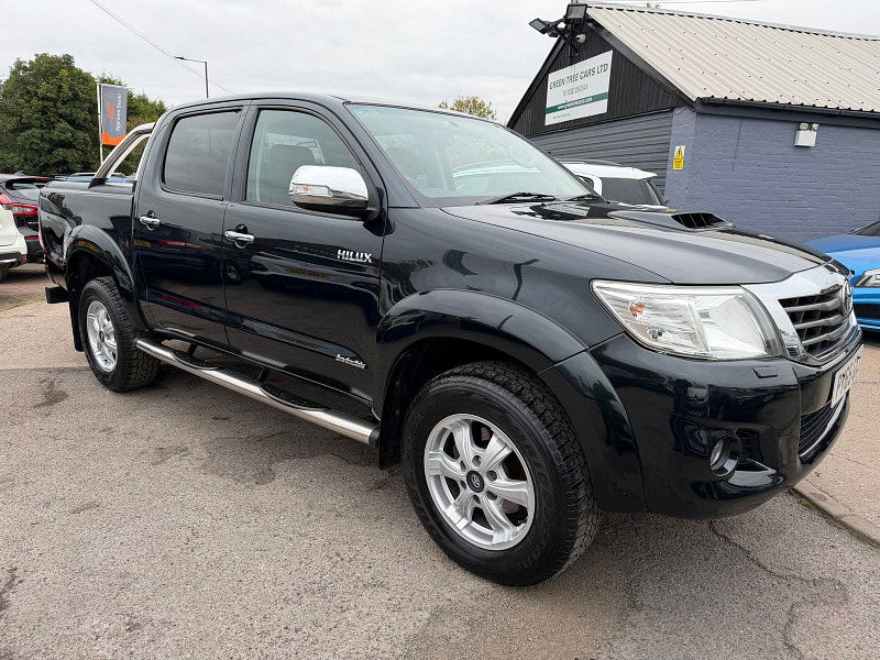 Toyota Hilux 3.0 D-4D Invincible X Pickup Double Cab 4dr Diesel Manual 4WD Euro 5 (Style) (171 ps) 4dr Manual 2025