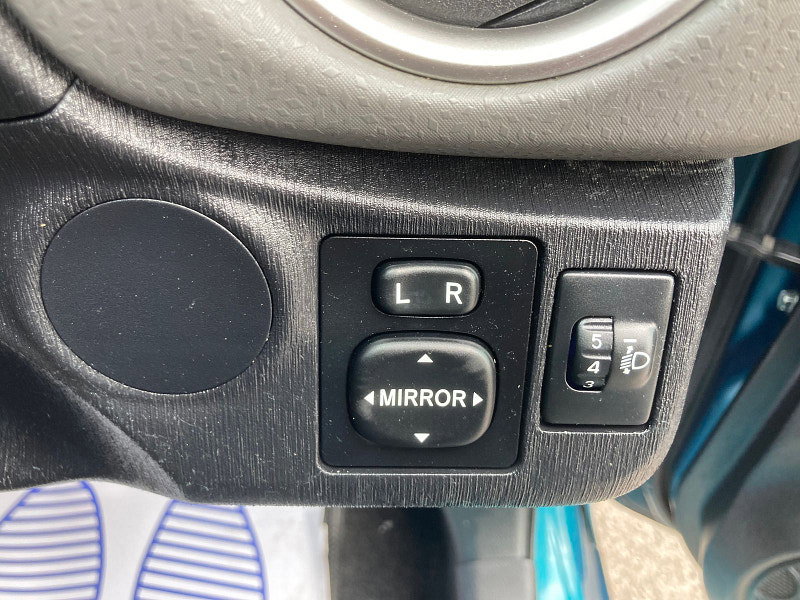 Toyota Yaris 1.33 Dual VVT-i TR Hatchback 5dr Petrol Manual Euro 5 (101 ps) 5dr Manual 2026