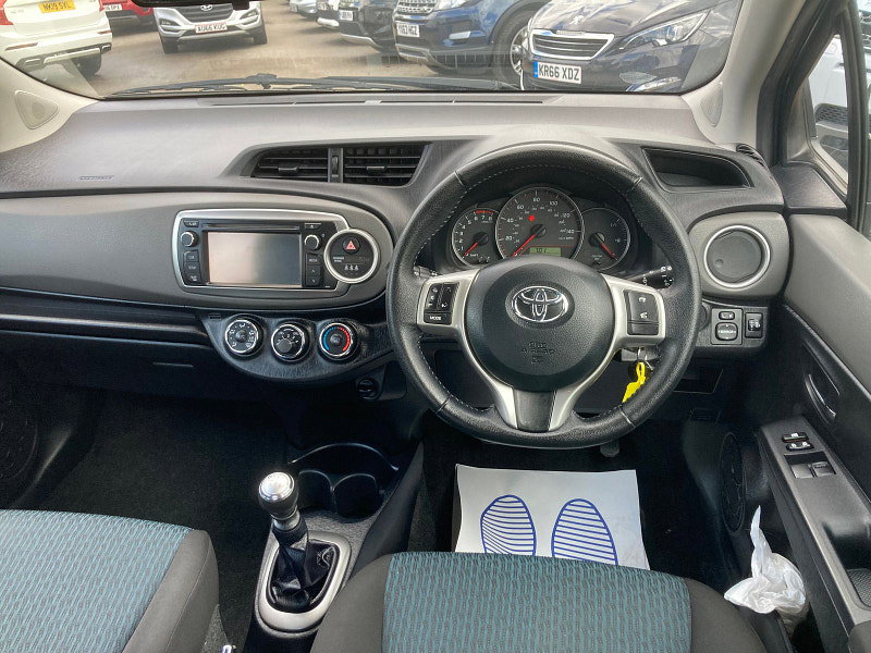 Toyota Yaris 1.33 Dual VVT-i TR Hatchback 5dr Petrol Manual Euro 5 (101 ps) 5dr Manual 2026