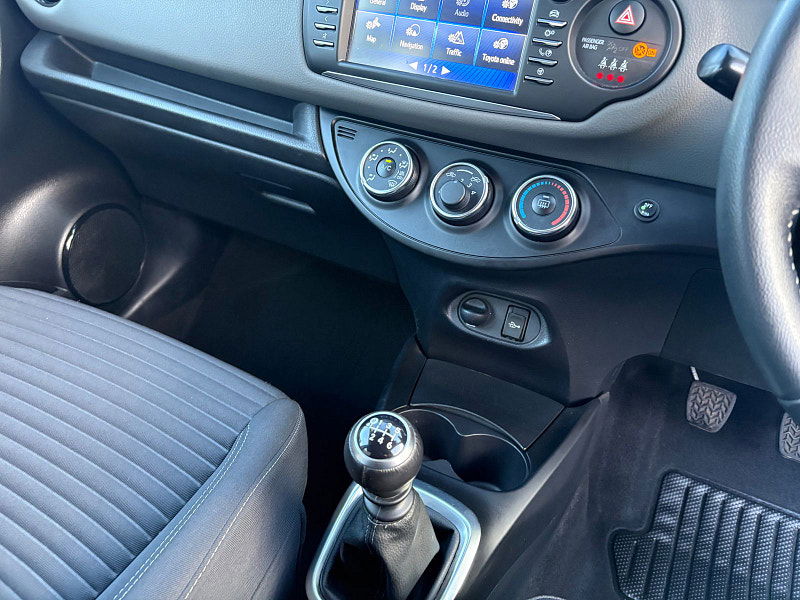 Toyota Yaris 1.5 VVT-i Icon Tech Hatchback 5dr Petrol Manual Euro 6 (111 ps) 5dr Manual 2026