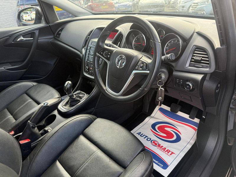 Vauxhall Astra 1.4i Turbo Limited Edition Hatchback 5dr Petrol Manual Euro 6 (140 ps) 5dr Manual 2025