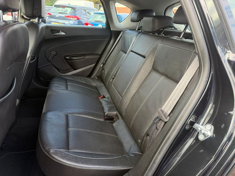 Vauxhall Astra 1.4i Turbo Limited Edition Hatchback 5dr Petrol Manual Euro 6 (140 ps) 5dr Manual 2025