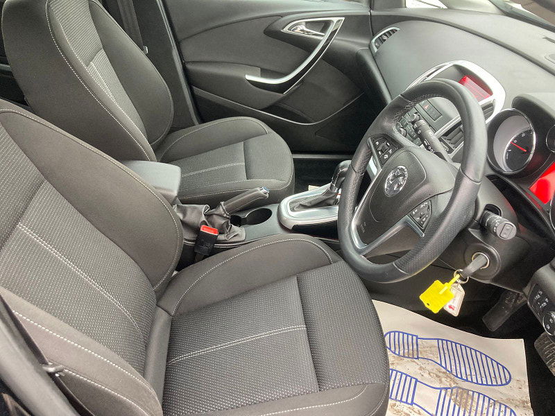 Vauxhall Astra 1.6 16v SRi Hatchback 5dr Petrol Auto Euro 5 (115 ps) 5dr Automatic 2025