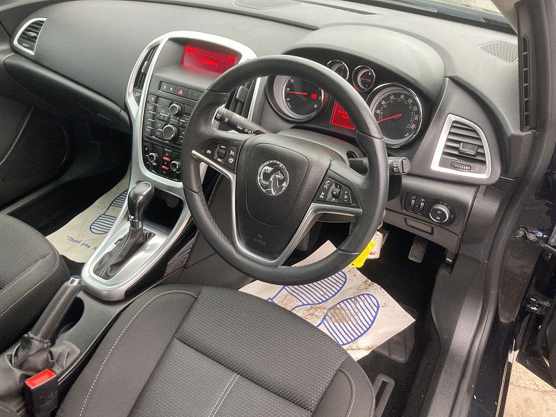 Vauxhall Astra 1.6 16v SRi Hatchback 5dr Petrol Auto Euro 5 (115 ps) 5dr Automatic 2025