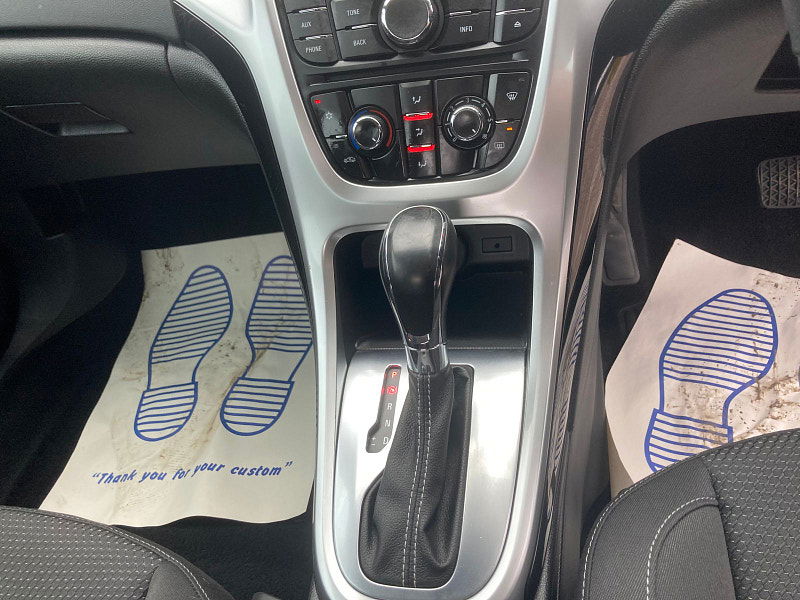 Vauxhall Astra 1.6 16v SRi Hatchback 5dr Petrol Auto Euro 5 (115 ps) 5dr Automatic 2025