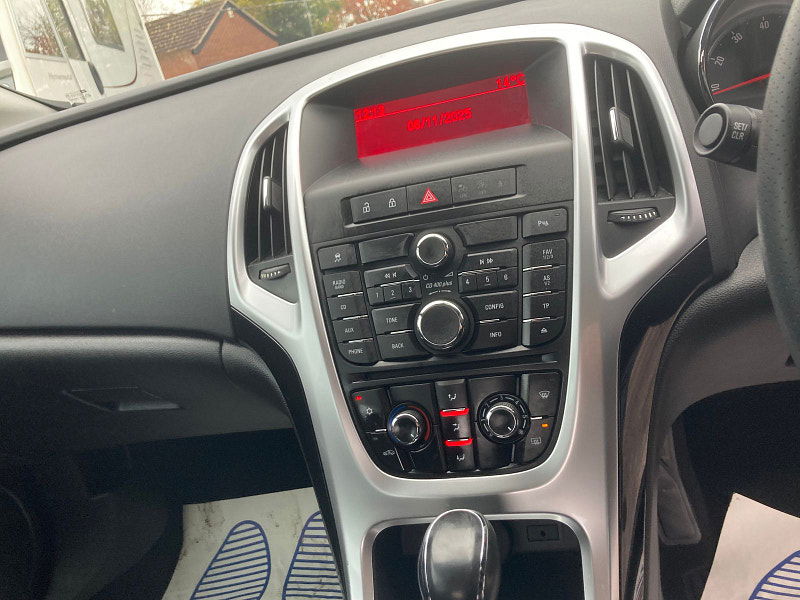 Vauxhall Astra 1.6 16v SRi Hatchback 5dr Petrol Auto Euro 5 (115 ps) 5dr Automatic 2025