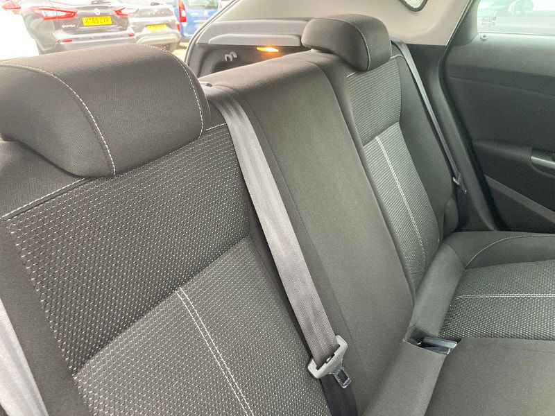 Vauxhall Astra 1.6 16v SRi Hatchback 5dr Petrol Auto Euro 5 (115 ps) 5dr Automatic 2025