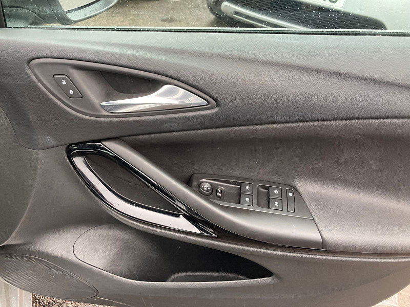 Vauxhall Astra 1.6 CDTi BlueInjection Elite Nav Hatchback 5dr Diesel Auto Euro 6 (136 ps) 5dr Automatic 2026