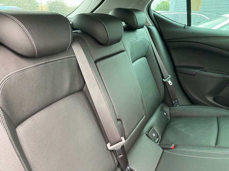 Vauxhall Astra 1.6 CDTi BlueInjection Elite Nav Hatchback 5dr Diesel Auto Euro 6 (136 ps) 5dr Automatic 2026