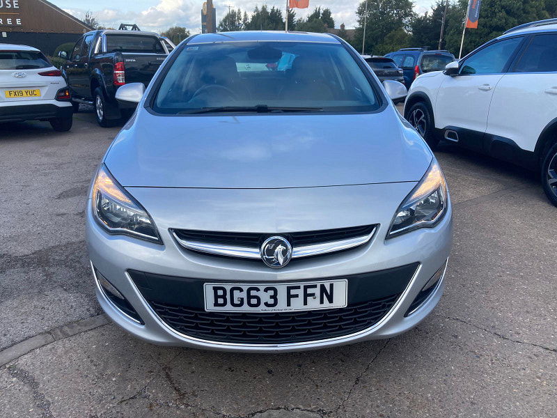 Vauxhall Astra 2.0 CDTi ecoFLEX SE Hatchback 5dr Diesel Manual Euro 5 (s/s) (165 ps) 5dr Manual 2025