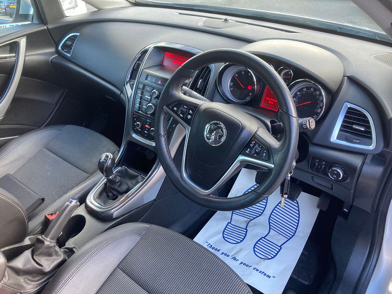 Vauxhall Astra 2.0 CDTi ecoFLEX SE Hatchback 5dr Diesel Manual Euro 5 (s/s) (165 ps) 5dr Manual 2025