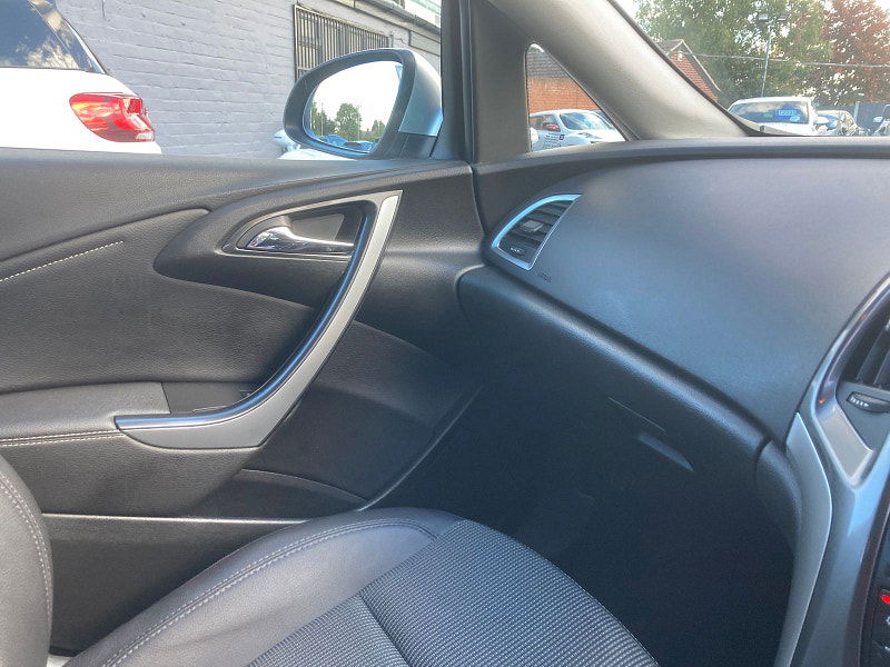 Vauxhall Astra 2.0 CDTi ecoFLEX SE Hatchback 5dr Diesel Manual Euro 5 (s/s) (165 ps) 5dr Manual 2025