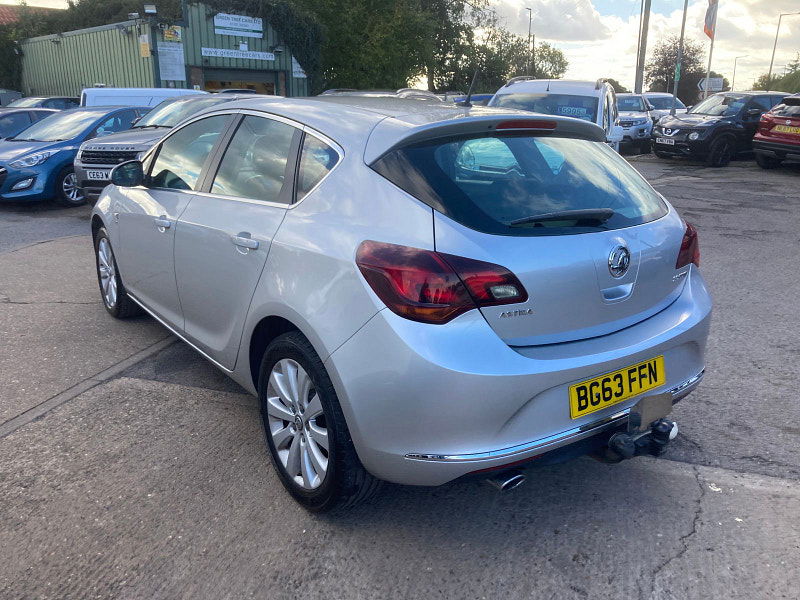 Vauxhall Astra 2.0 CDTi ecoFLEX SE Hatchback 5dr Diesel Manual Euro 5 (s/s) (165 ps) 5dr Manual 2025