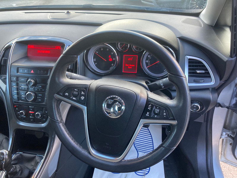 Vauxhall Astra 2.0 CDTi ecoFLEX SE Hatchback 5dr Diesel Manual Euro 5 (s/s) (165 ps) 5dr Manual 2025