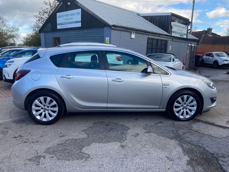 Vauxhall Astra 2.0 CDTi ecoFLEX SE Hatchback 5dr Diesel Manual Euro 5 (s/s) (165 ps) 5dr Manual 2025