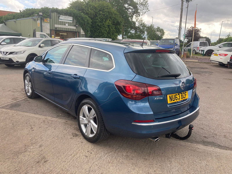 Vauxhall Astra 2.0 CDTi SRi Sports Tourer 5dr Diesel Manual Euro 5 (s/s) (165 ps) 5dr Manual 2025