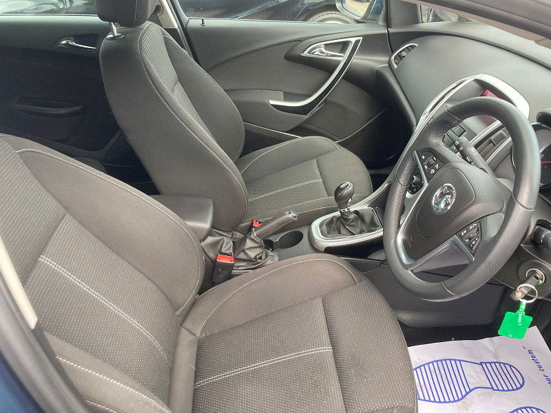 Vauxhall Astra 2.0 CDTi SRi Sports Tourer 5dr Diesel Manual Euro 5 (s/s) (165 ps) 5dr Manual 2025