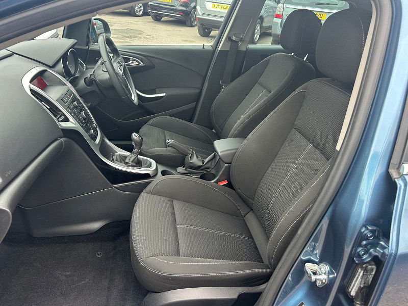 Vauxhall Astra 2.0 CDTi SRi Sports Tourer 5dr Diesel Manual Euro 5 (s/s) (165 ps) 5dr Manual 2025