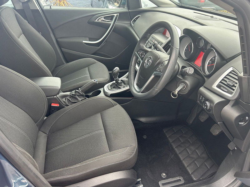 Vauxhall Astra 2.0 CDTi SRi Sports Tourer 5dr Diesel Manual Euro 5 (s/s) (165 ps) 5dr Manual 2025