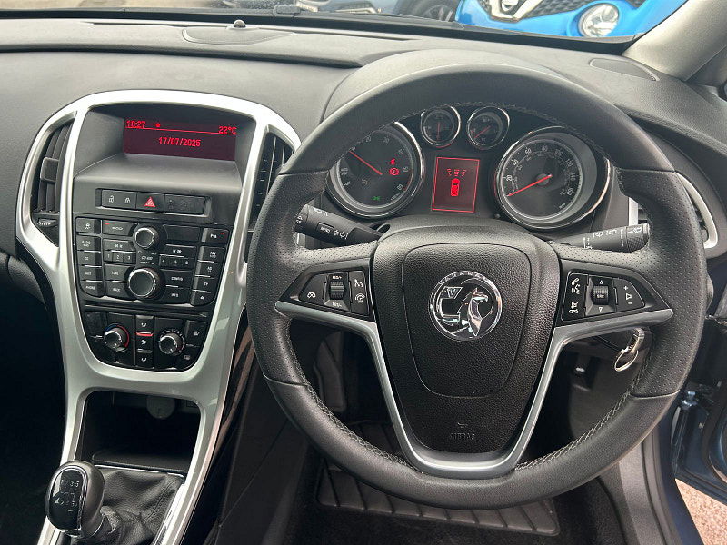 Vauxhall Astra 2.0 CDTi SRi Sports Tourer 5dr Diesel Manual Euro 5 (s/s) (165 ps) 5dr Manual 2025