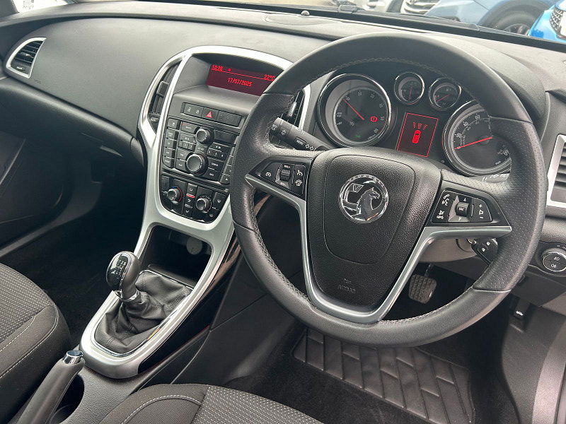 Vauxhall Astra 2.0 CDTi SRi Sports Tourer 5dr Diesel Manual Euro 5 (s/s) (165 ps) 5dr Manual 2025