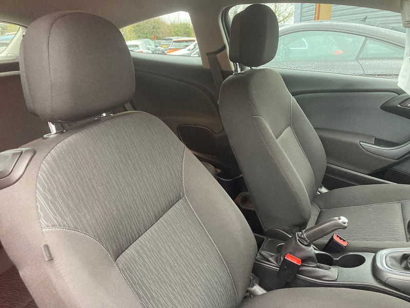 Vauxhall Astra GTC 1.4i Turbo Sport Coupe 3dr Petrol Manual Euro 6 (s/s) (120 ps) 3dr Manual 2025