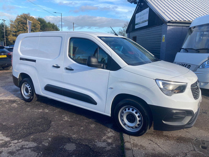 Vauxhall Combo 1.5 Turbo D 2300 Dynamic Panel Van 4dr Diesel Manual L2 H1 Euro 6 (100 ps) 4dr Manual 2025