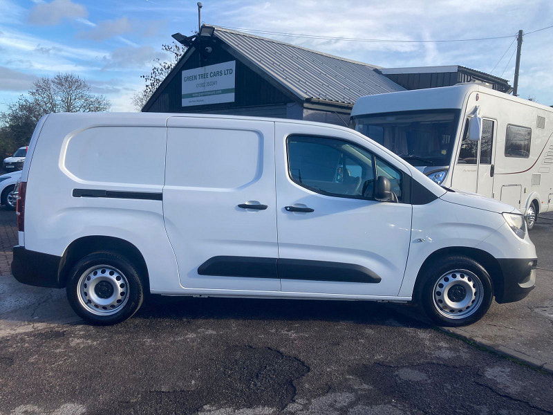 Vauxhall Combo 1.5 Turbo D 2300 Dynamic Panel Van 4dr Diesel Manual L2 H1 Euro 6 (100 ps) 4dr Manual 2025